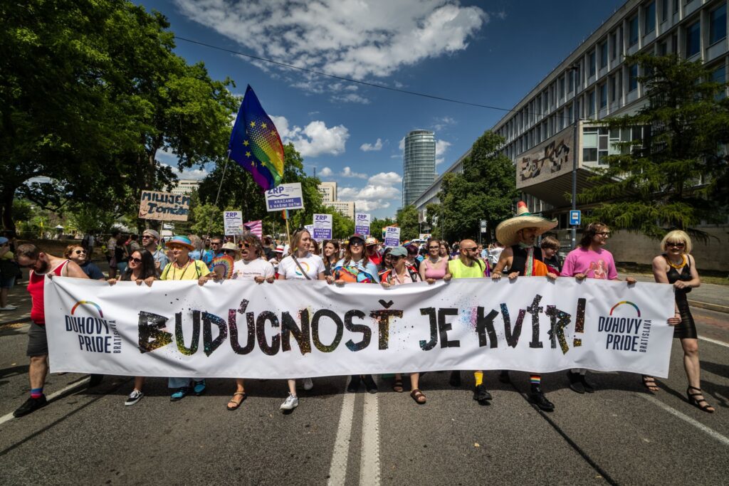Bratislavský Pride bol o odvahe, ale aj o solidarite s kvír ľuďmi na Ukrajine, v Maďarsku a Palestíne